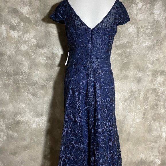 NWT JS Collections Womens Navy LaceEvening Dress Grown Size 4 (love3) - Picture 7 of 10